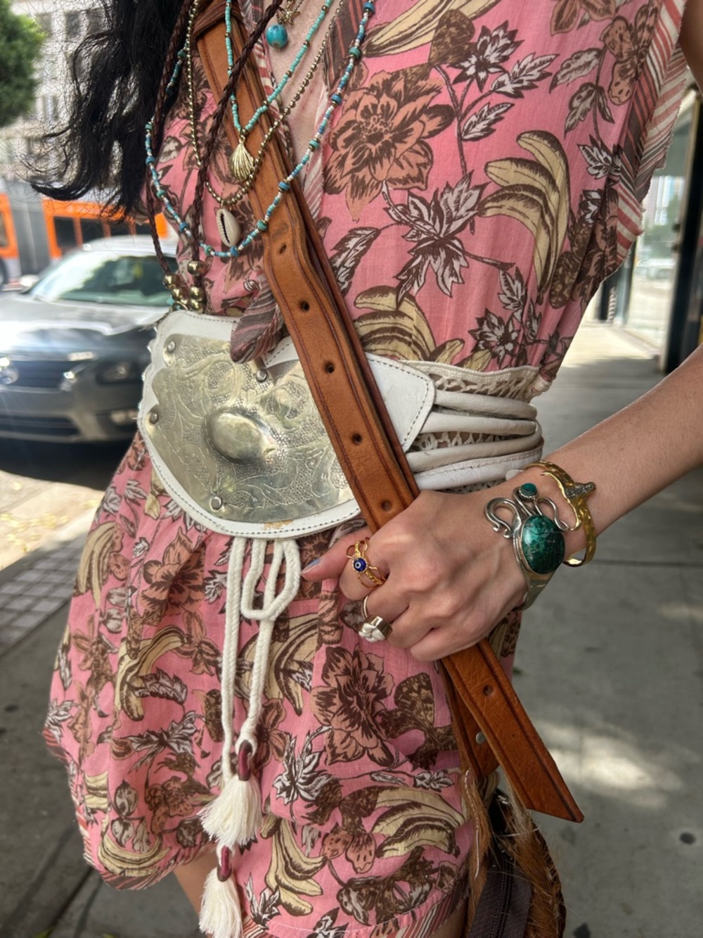 White Embossed Leather Waist Belt with Decorative Metal Plate - Unbranded